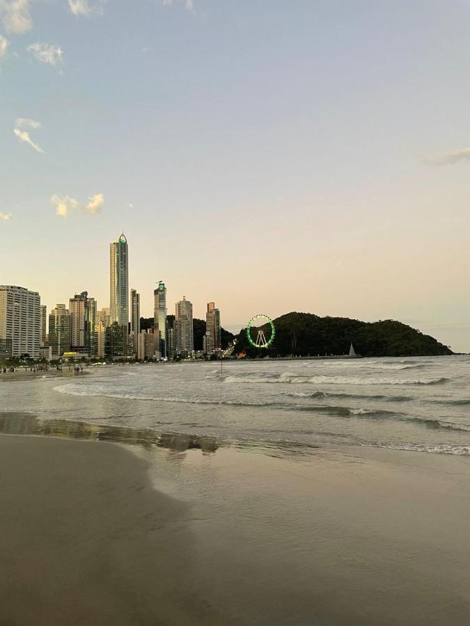 Com Vista O Mar Na Av Atlantica Em Apartamento Balneario Camboriu