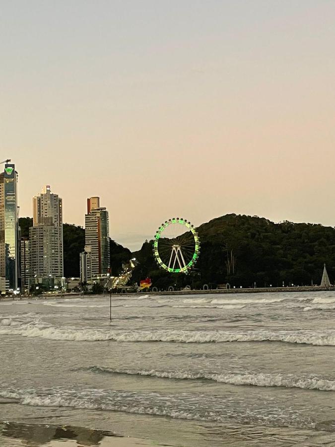 Apartamento Com Vista O Mar Na Av Atlantica Em Balneario Camboriu
